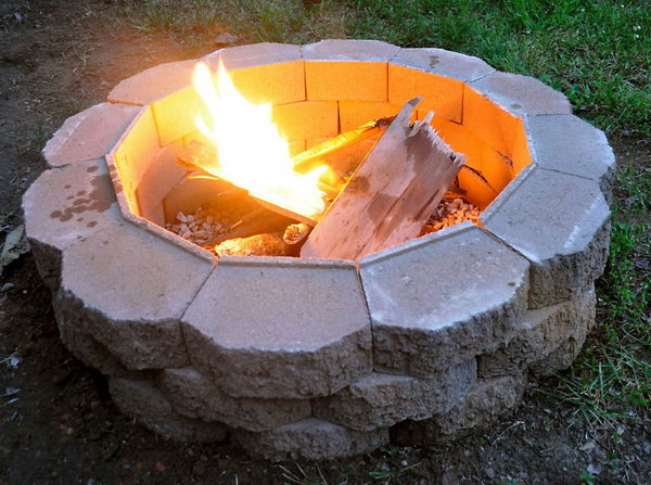 Easy Backyard Fire Pit 