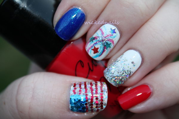 Firework and Sequin American Flag Nails: The glitter placement to feature the American flag is so great. If you're liking this idea, have a detail checking out here.