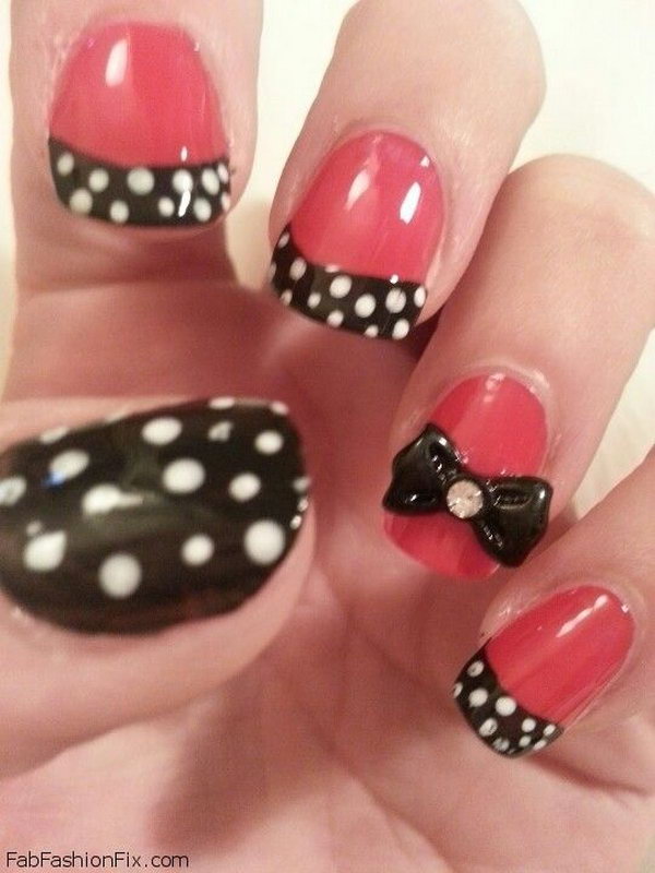 Bow and Polka Dots Manicure. 