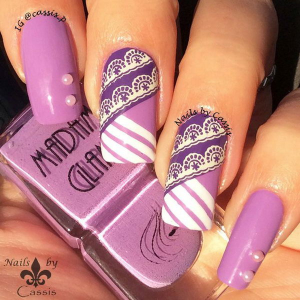 Purple Stripe Lace Nail Art. 