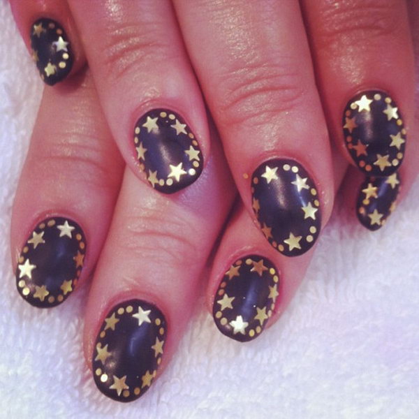 Matte Outline Stars Nails. This is all sorts of perfect! I love it, so clever! :)