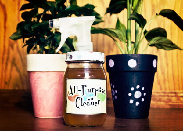 Homemade All-Purpose Cleaner with Essential Oils. Learn how to make it and use it 
