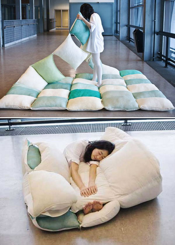 DIY Foldable Pillow Blanket . 