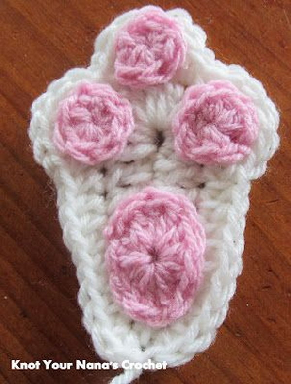Crochet Bunny Paw. 