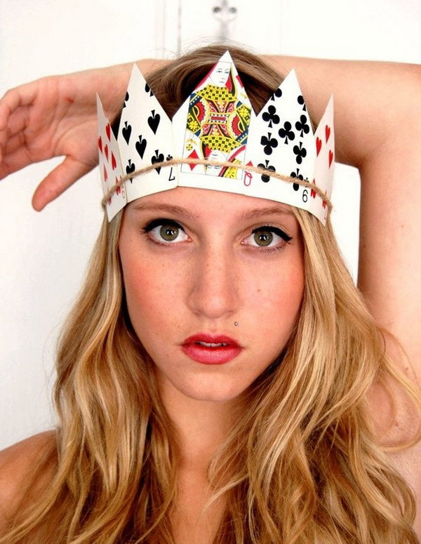 DIY Playing Card Crown for Queen of Hearts Costume 