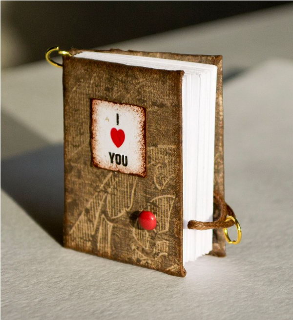 Maniature Books That Are Telling Your Love Story. 