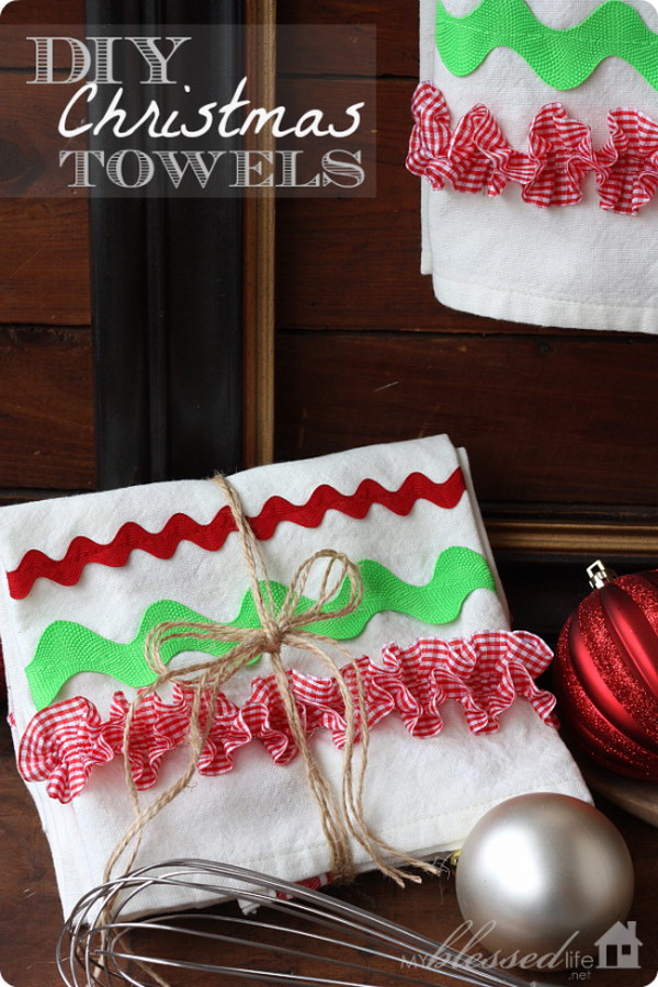 DIY Christmas Kitchen Towels. Adorable DIY Christmas gifts or make for your own kitchen. Only take you several minutes to make.