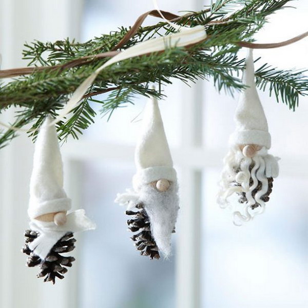 Pinecone Gnomes Ornaments. 