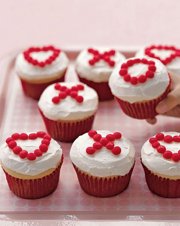 X's and O's Cupcakes 