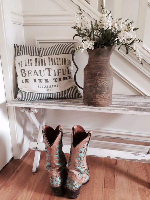 Simple Rustic Entry Way Decor. 