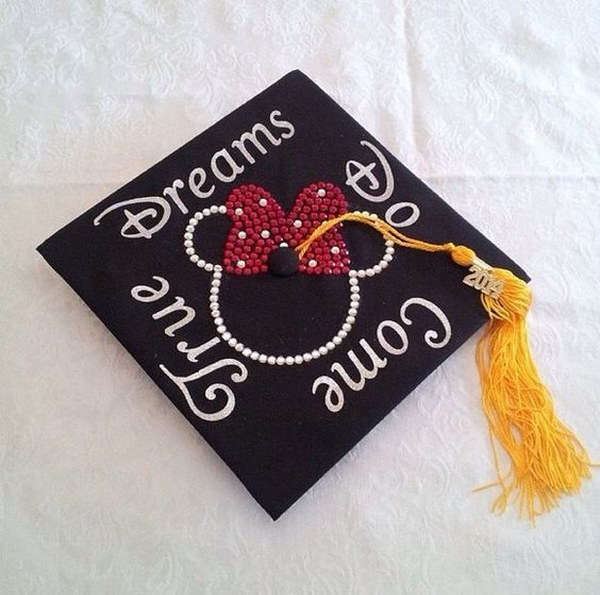 Disney Mickey Mouse Graduation Cap. 