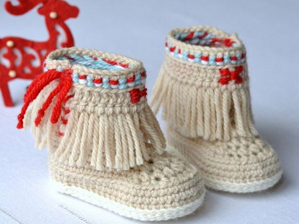 Crochet Baby Booties Fringe Moccasins. 