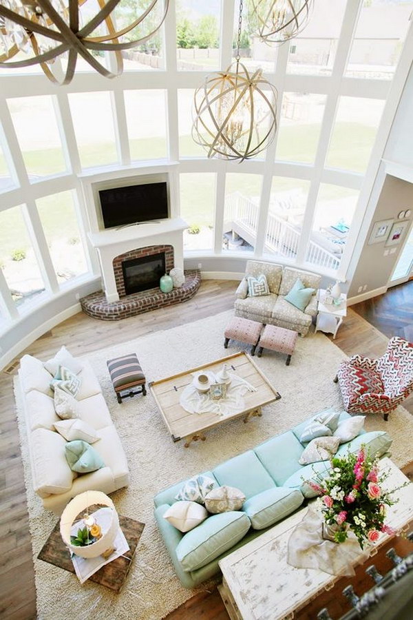 Living Room Layout: Emphasis On Focal Point. 