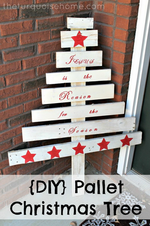 DIY Pallet Christmas Tree. 