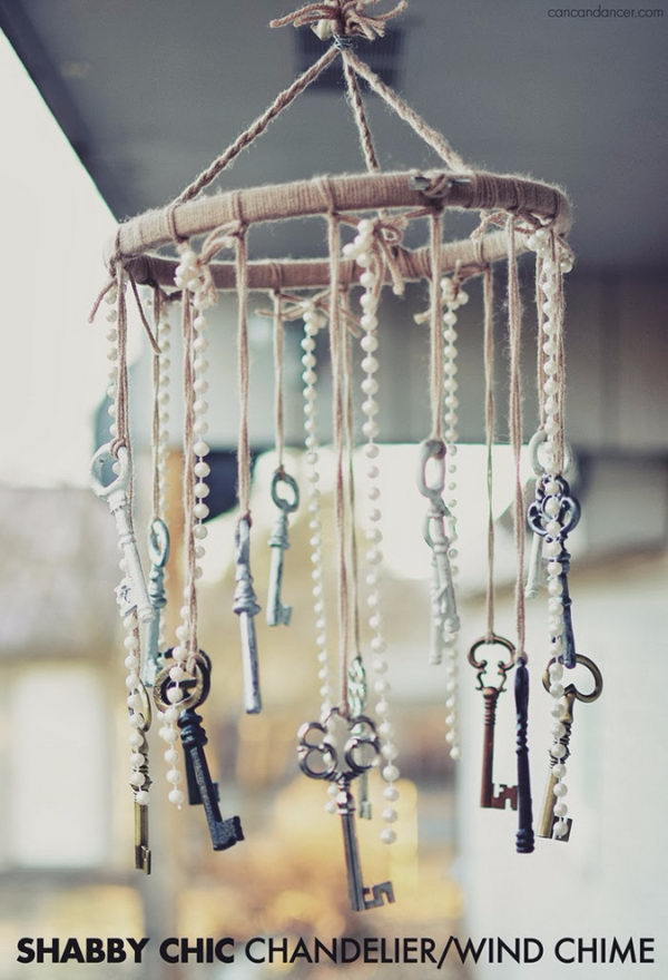 DIY Old Key and Faux Pearl Wind Chimes. 
