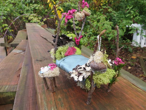 DIY Miniature Fairy Garden Bed. 