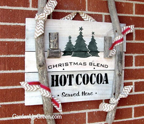 Reclaimed Wood Christmas Sign. 