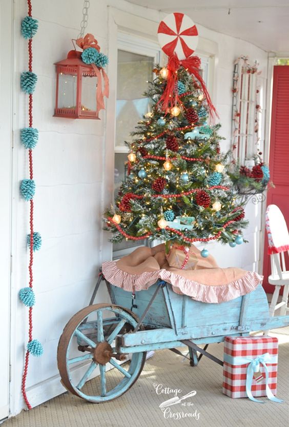 DIY Wheelbarrow Christmas Tree Stand. 