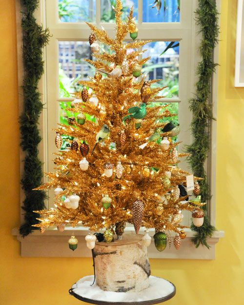 DIY Tree Stump Christmas Tree Stand. 