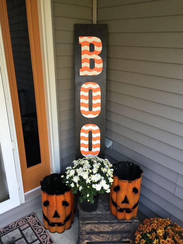 DIY Wooden Halloween "BOO" Sign.