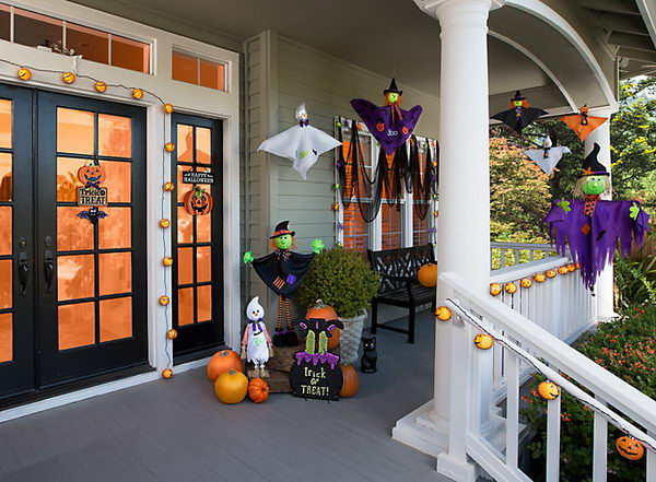 Kids Friendly Front Porch With Witch And Ghosts. 