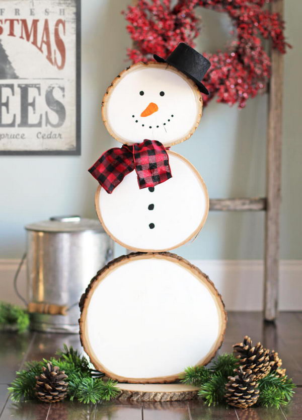Cute Wood Slice Snowman. 